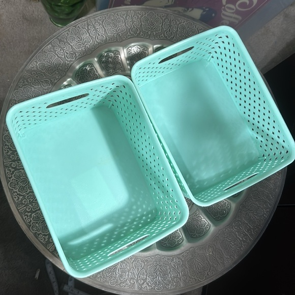 Simplify storage totes - Picture 2 of 5